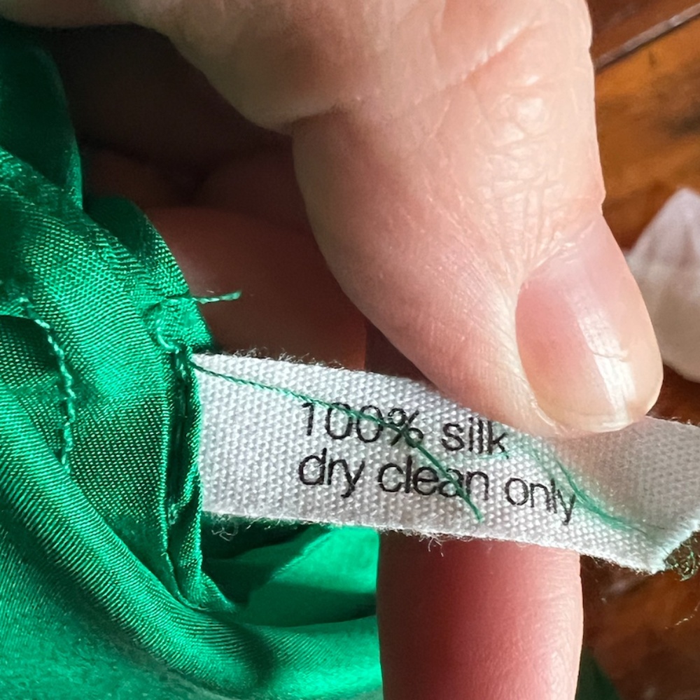 Excellent Condition 100% silk Loup charmant hydra gown - Picture 5 of 5